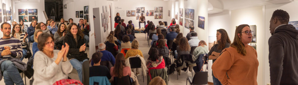 'La vida en una maleta' cierra con una emotiva tarde de teatro y reflexión en el Museo Misiones Salesianas