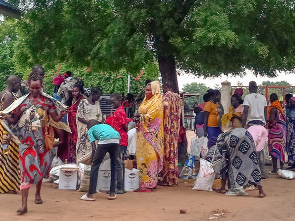 Atención y reasentamiento de 500 familias desplazadas por la guerra